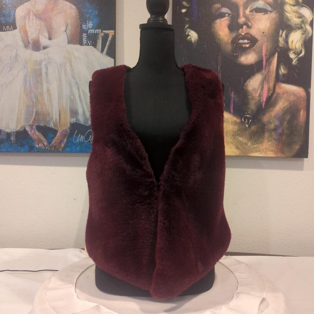 Me Jane Burgundy Faux Fur Vest